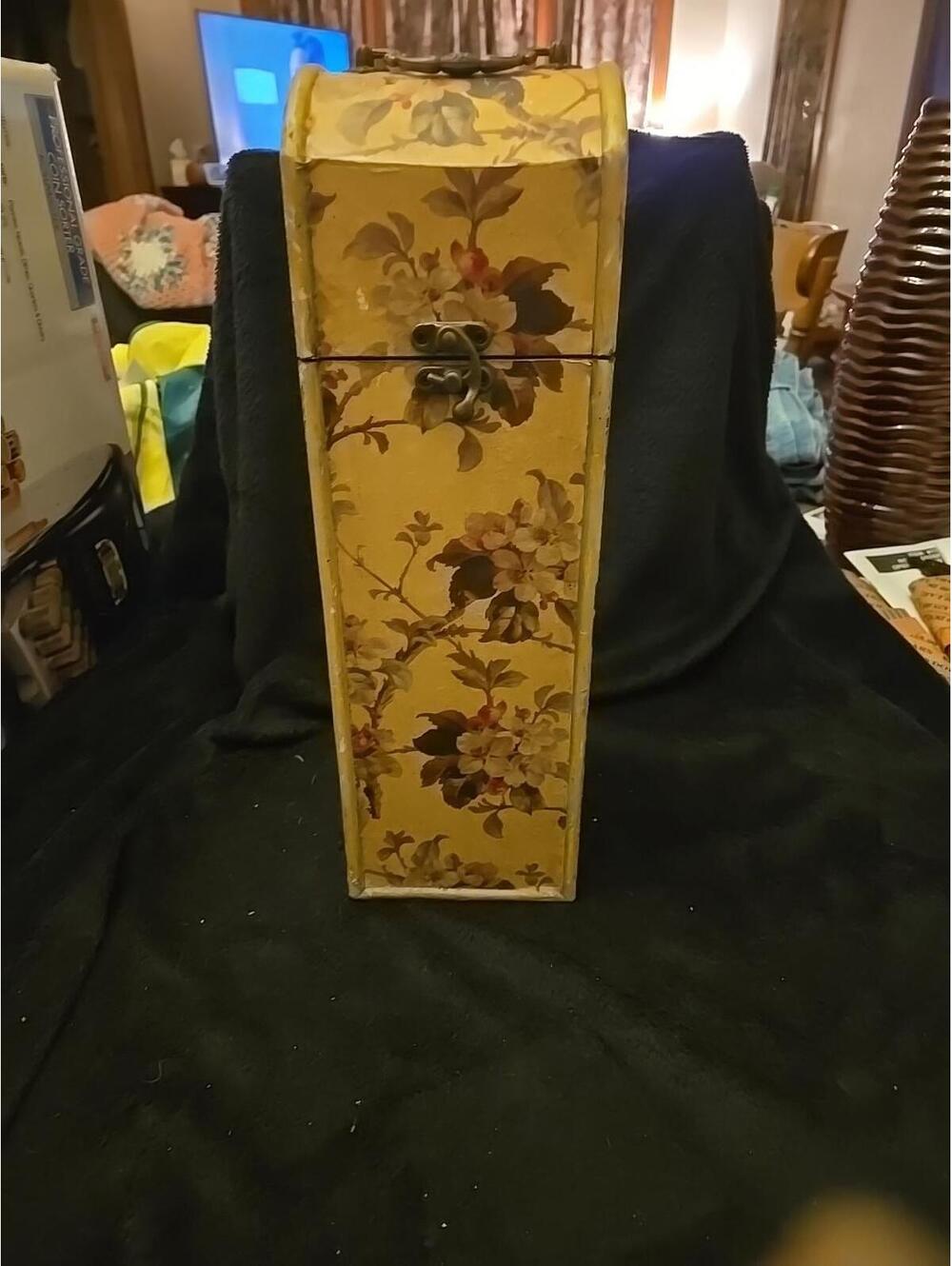 wooden wine box with lid